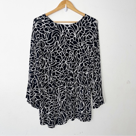 CHICO’S TRAVELERS CLASSIC CONVERTIBLE PRINTED TOP  Sz 3 XL 16 White Navy Slinky - Picture 7 of 8